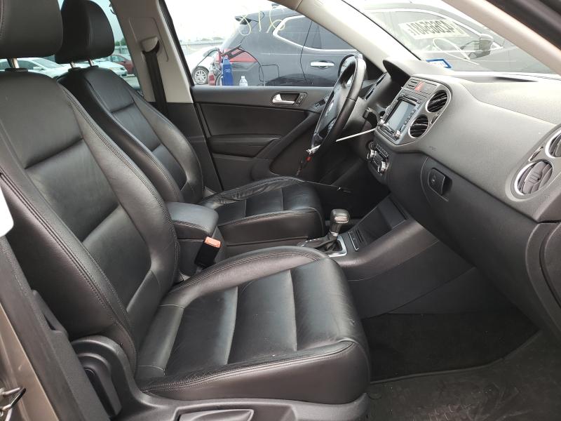 Photo 4 VIN: WVGAV7AXXAW532215 - VOLKSWAGEN TIGUAN S 