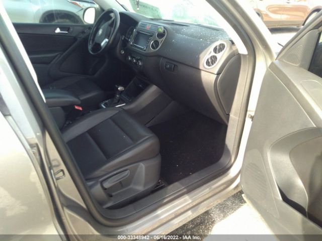 Photo 4 VIN: WVGAV7AXXAW537690 - VOLKSWAGEN TIGUAN 