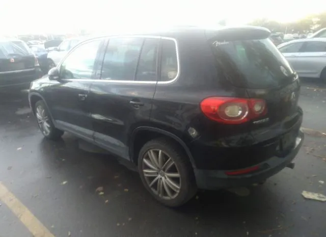 Photo 2 VIN: WVGAV7AXXBW551770 - VOLKSWAGEN TIGUAN 