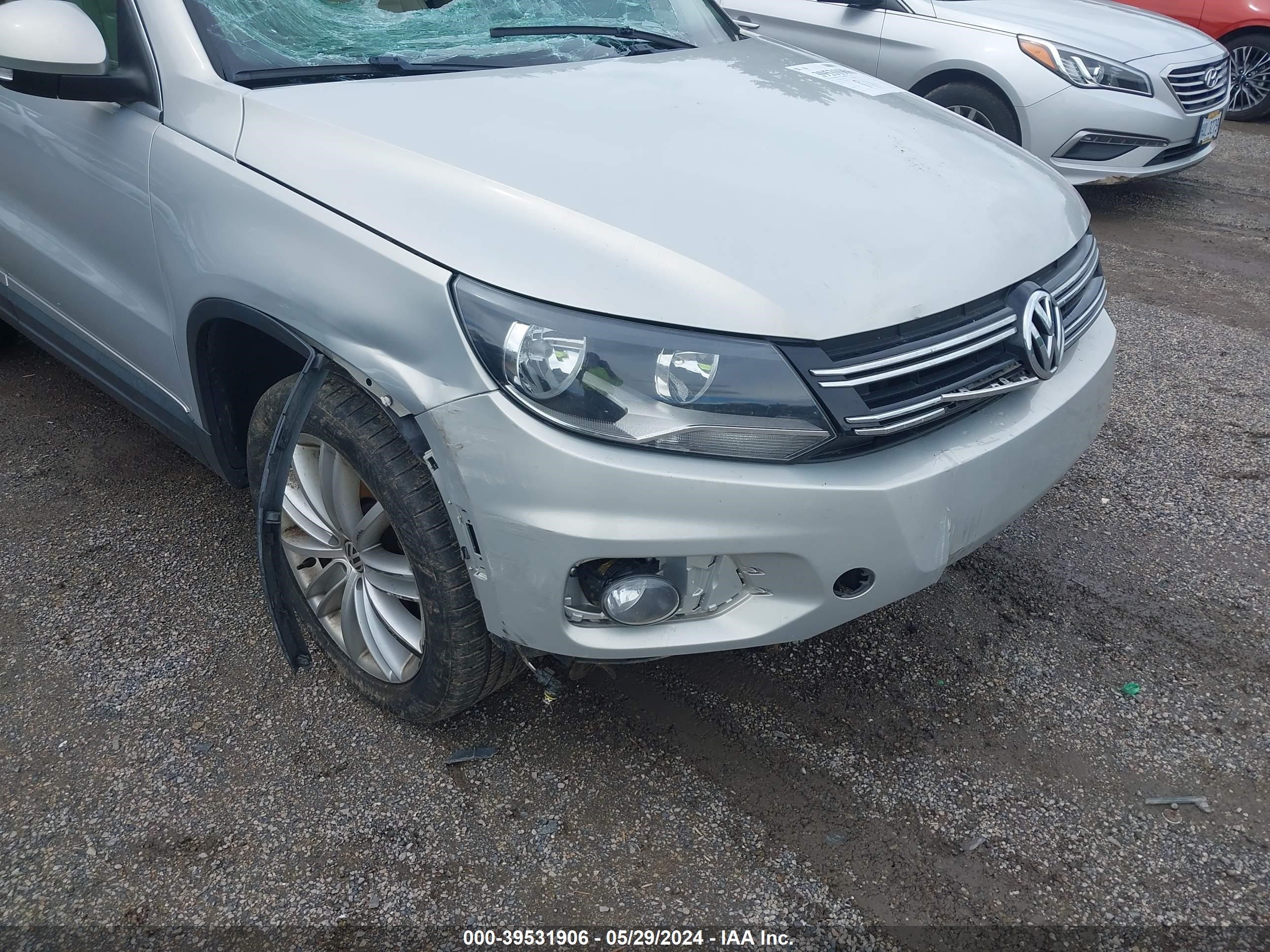 Photo 5 VIN: WVGAV7AXXCW548028 - VOLKSWAGEN TIGUAN 