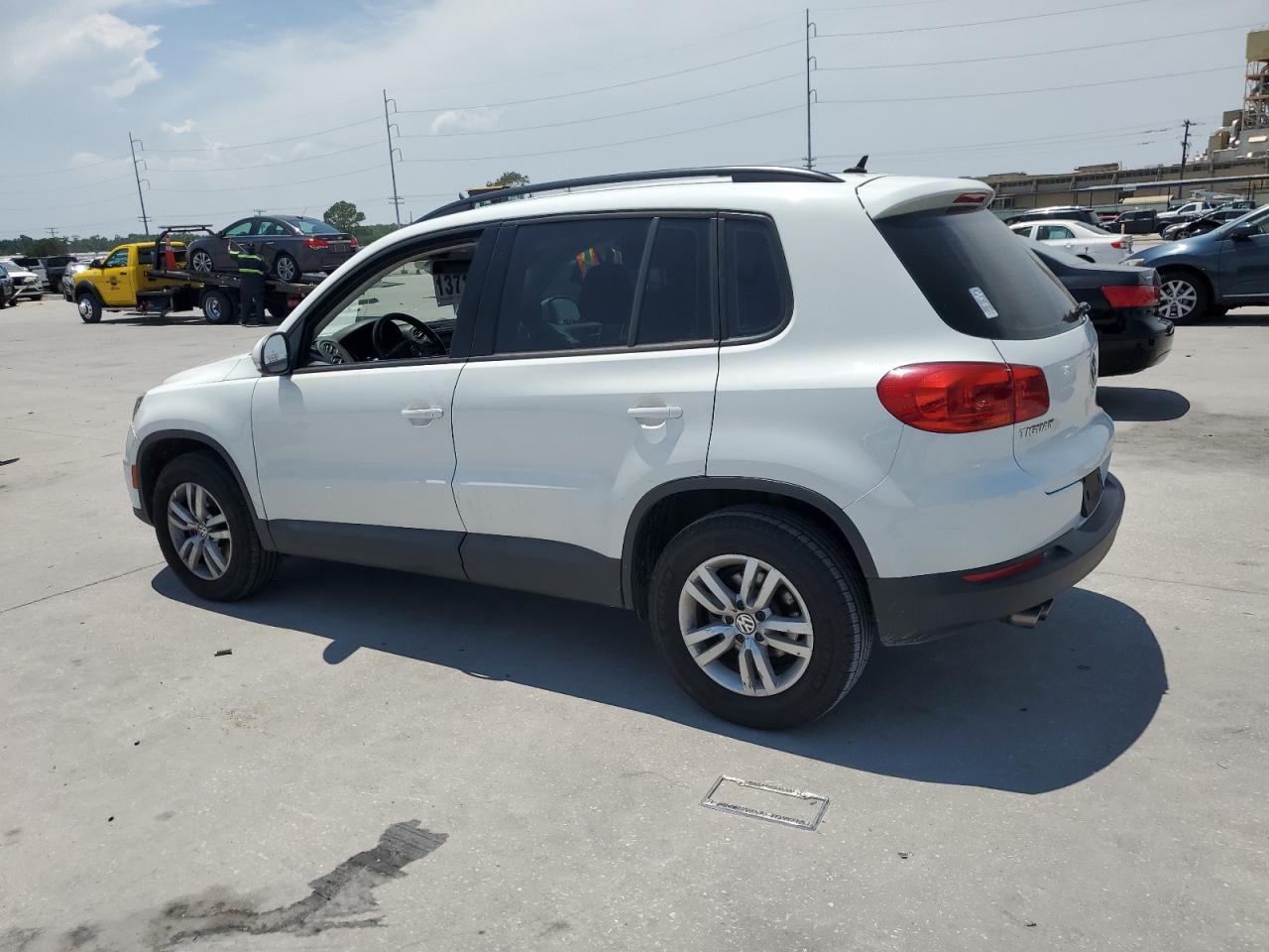 Photo 1 VIN: WVGAV7AXXGW601915 - VOLKSWAGEN TIGUAN 