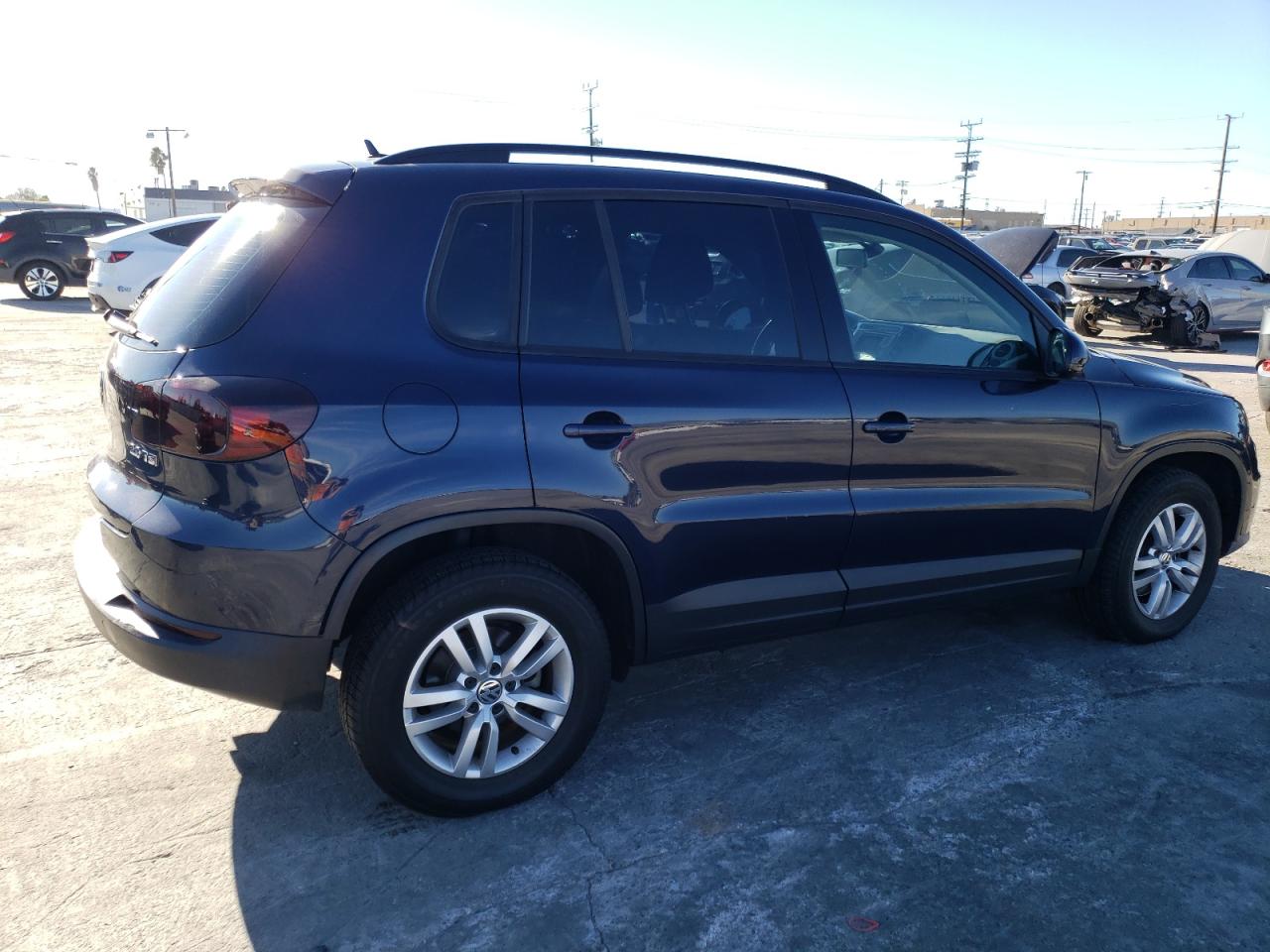 Photo 2 VIN: WVGAV7AXXGW611618 - VOLKSWAGEN TIGUAN 