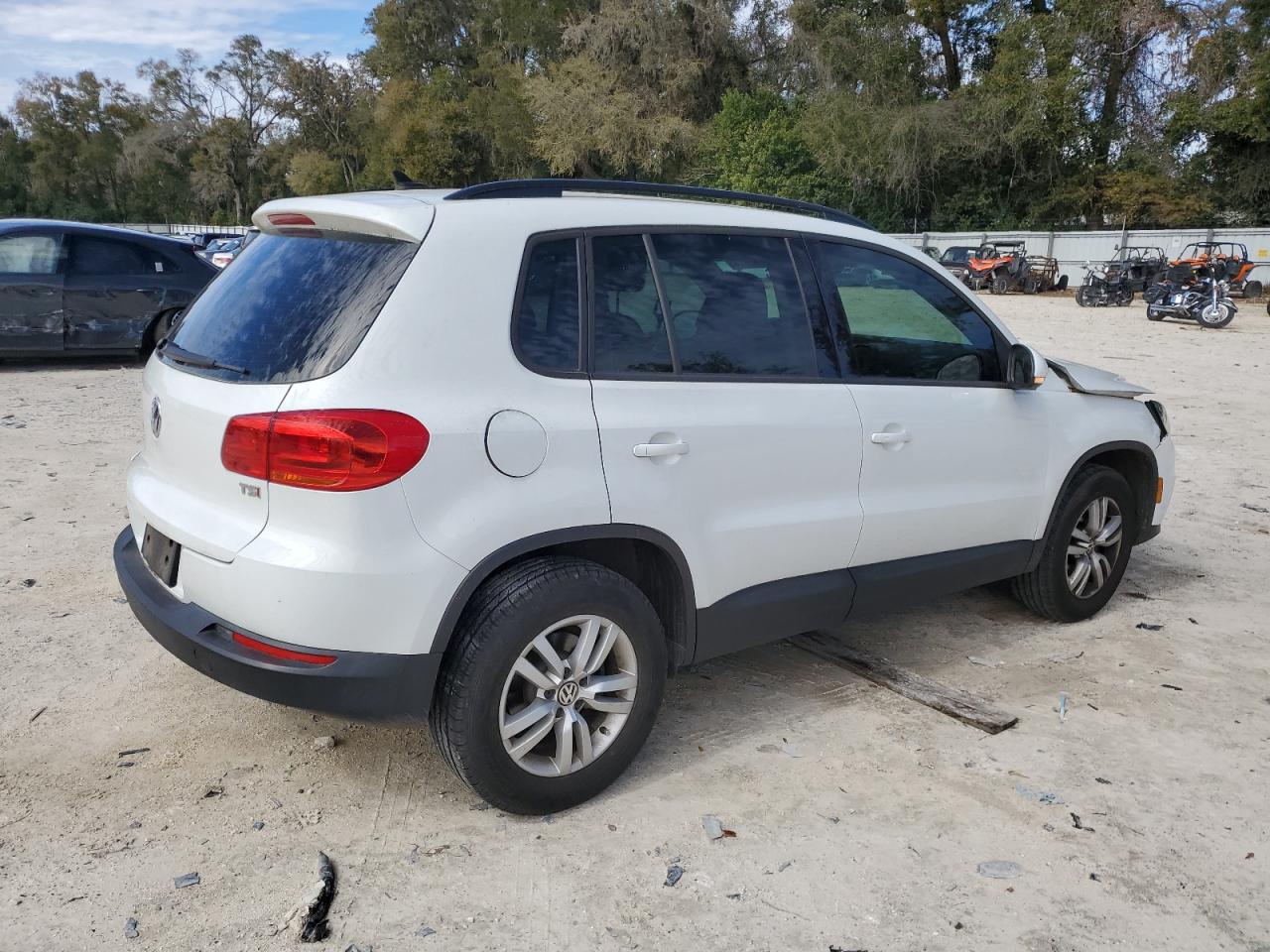 Photo 2 VIN: WVGAV7AXXHK033982 - VOLKSWAGEN TIGUAN 