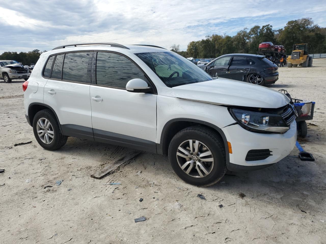 Photo 3 VIN: WVGAV7AXXHK033982 - VOLKSWAGEN TIGUAN 