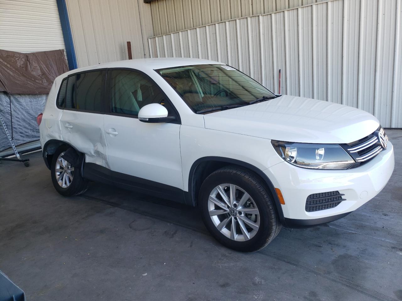 Photo 3 VIN: WVGAV7AXXJK000938 - VOLKSWAGEN TIGUAN 