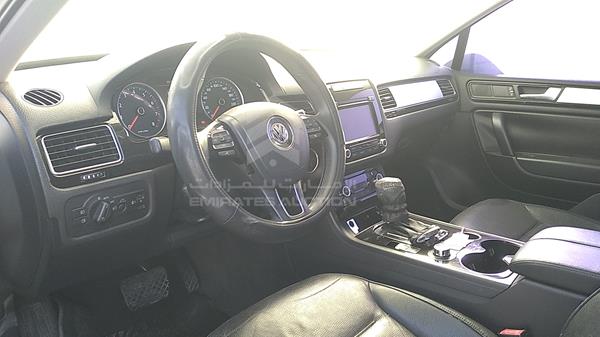 Photo 10 VIN: WVGBC27P9CD021856 - VOLKSWAGEN TOUAREG 