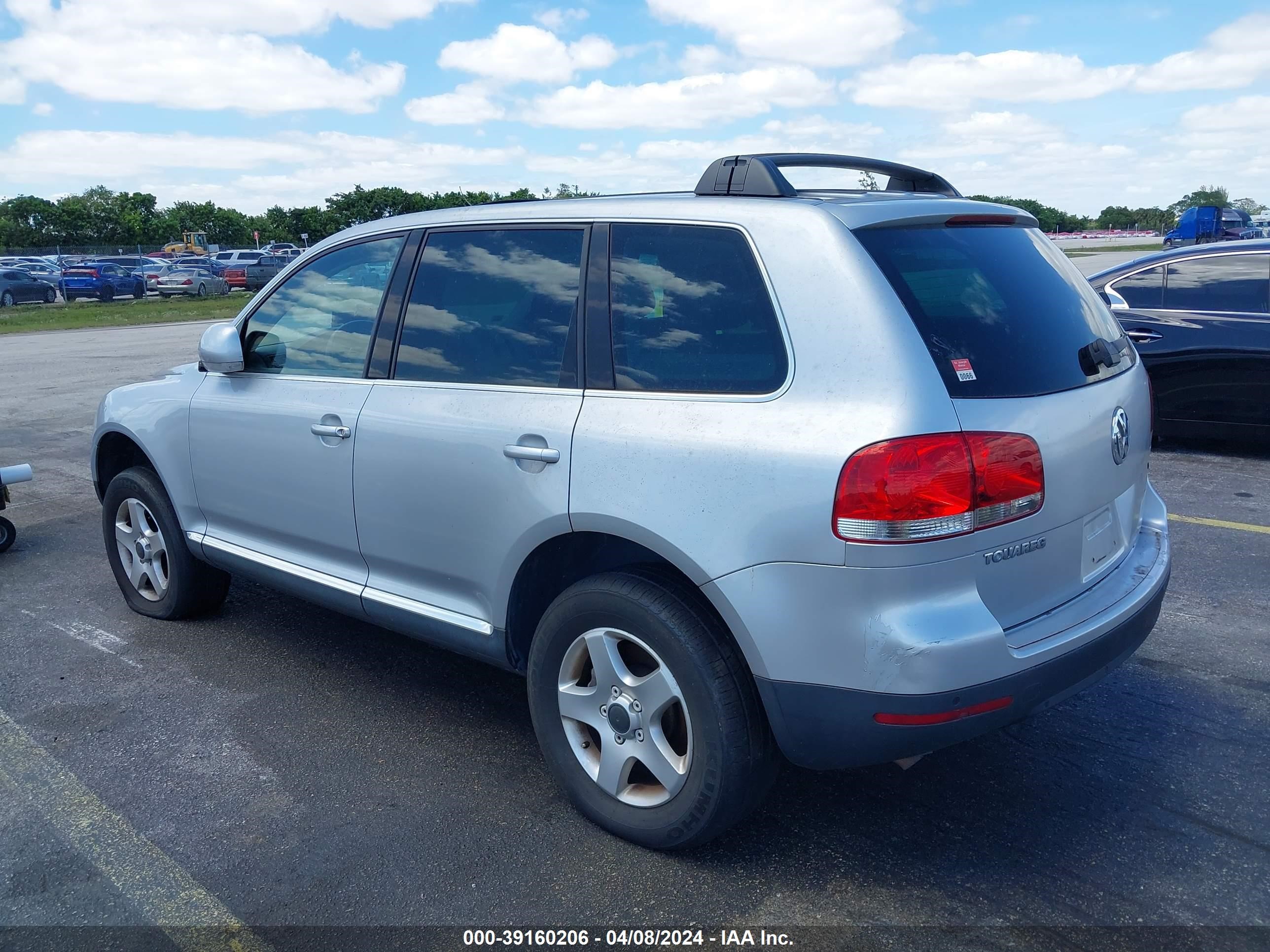 Photo 2 VIN: WVGBC67L54D017275 - VOLKSWAGEN TOUAREG 