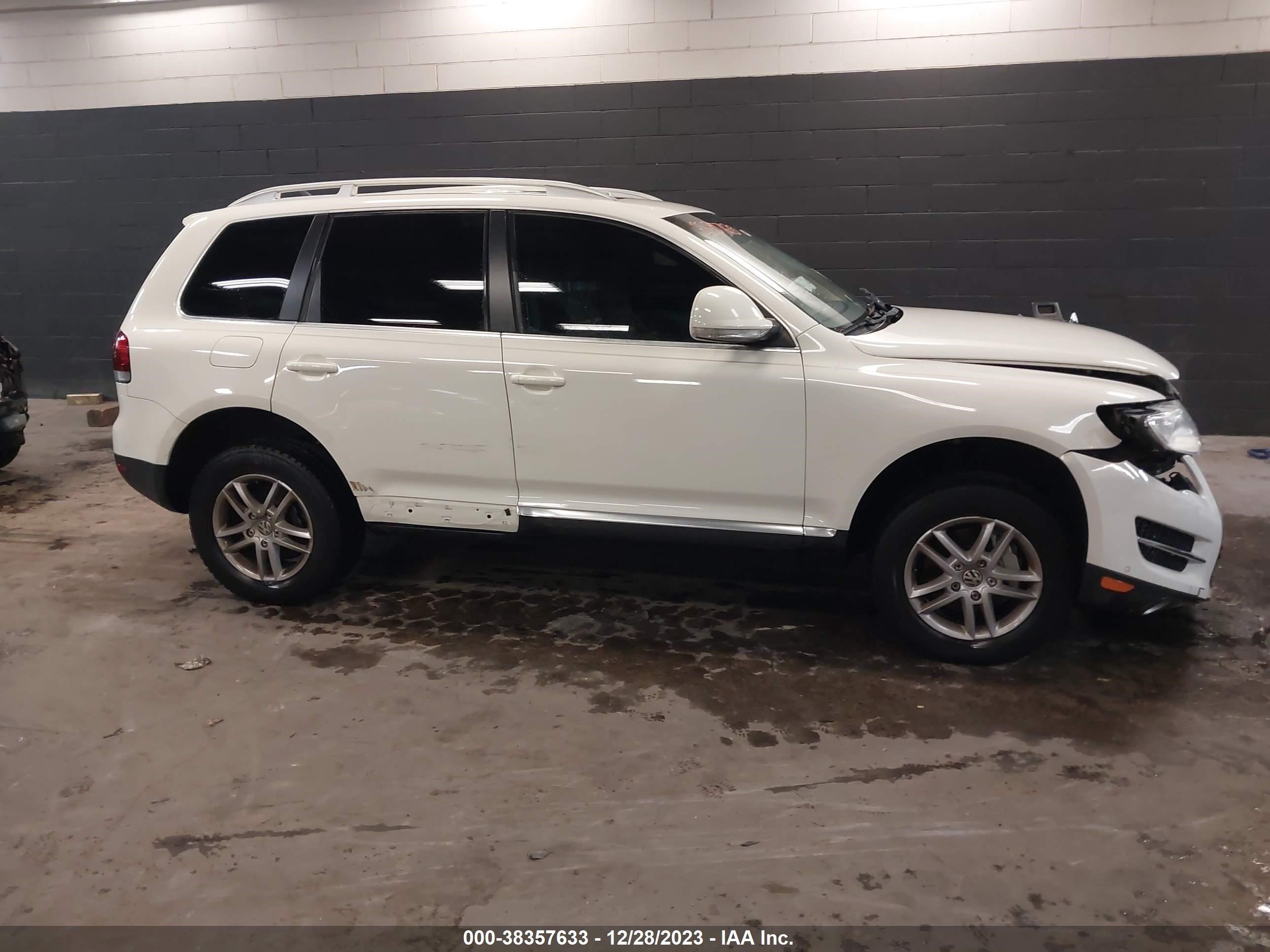 Photo 12 VIN: WVGBE77L38D019421 - VOLKSWAGEN TOUAREG 