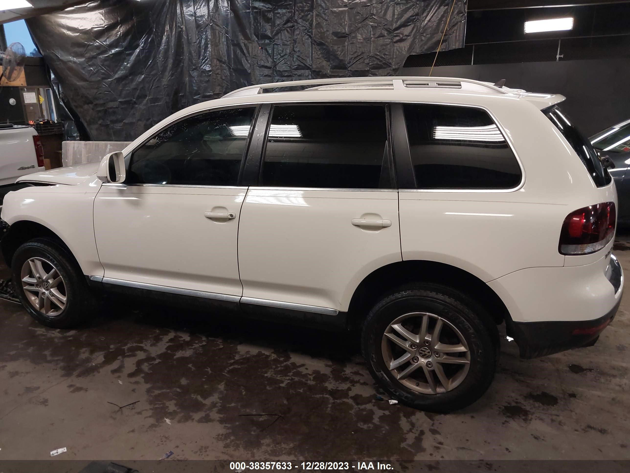 Photo 13 VIN: WVGBE77L38D019421 - VOLKSWAGEN TOUAREG 