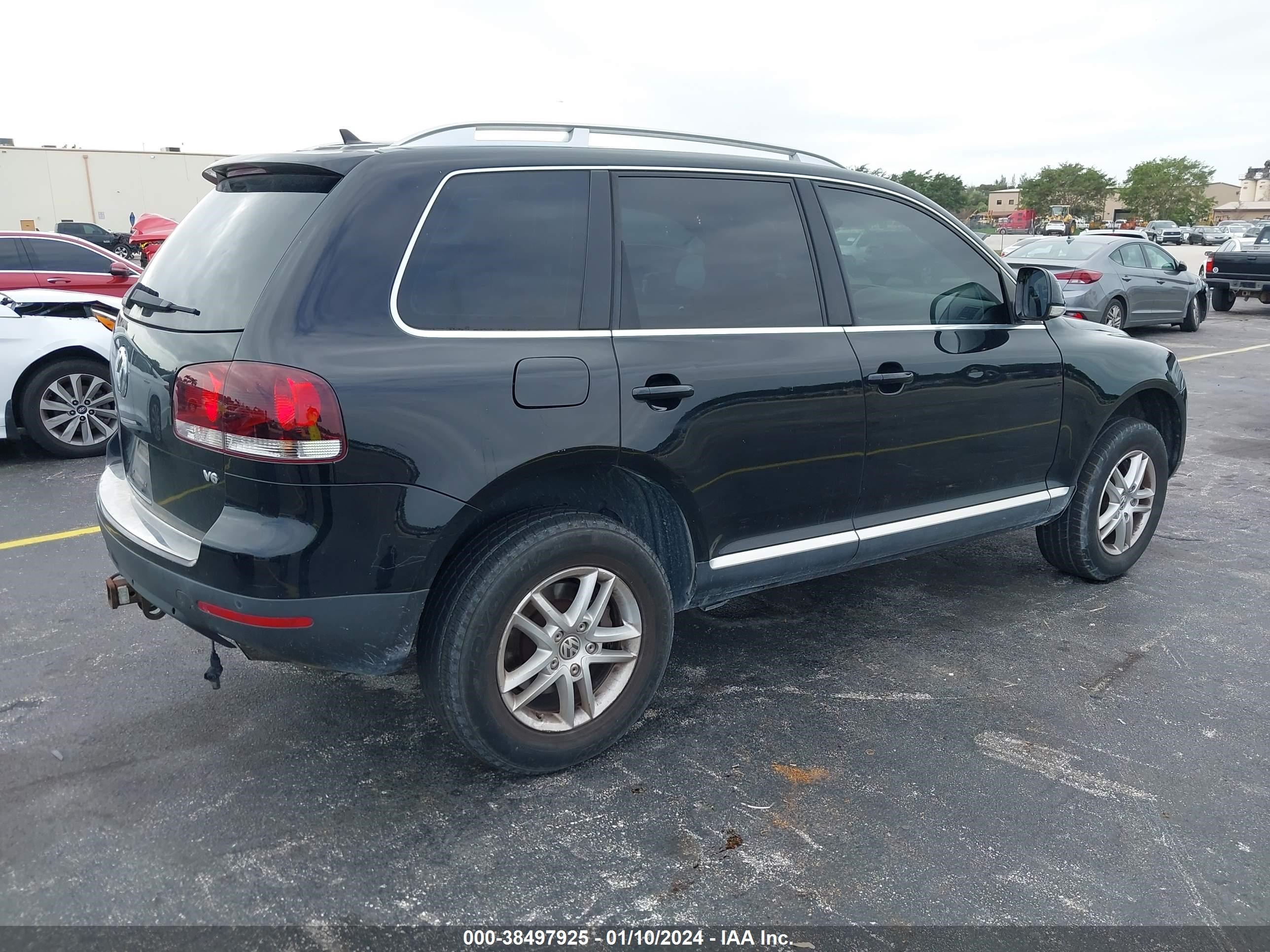 Photo 3 VIN: WVGBE77L48D060561 - VOLKSWAGEN TOUAREG 