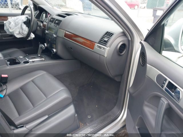 Photo 4 VIN: WVGBF7A90AD003399 - VOLKSWAGEN TOUAREG 