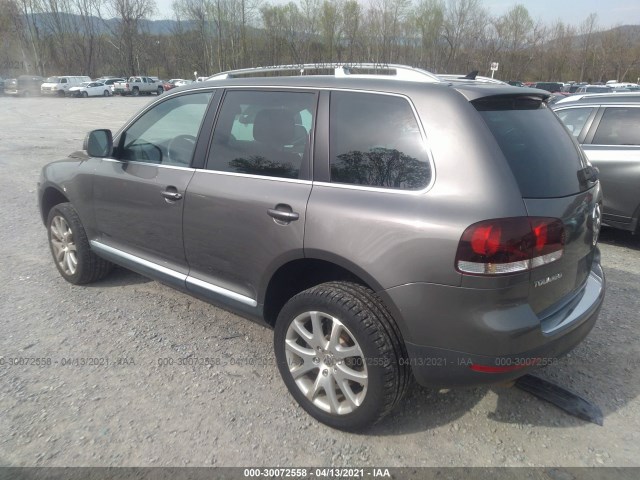 Photo 2 VIN: WVGBF7A91AD004075 - VOLKSWAGEN TOUAREG 