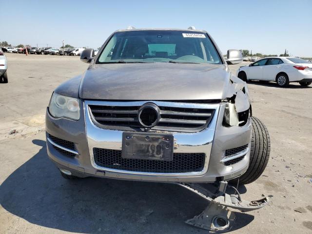 Photo 4 VIN: WVGBF7A95AD003799 - VOLKSWAGEN TOUAREG 