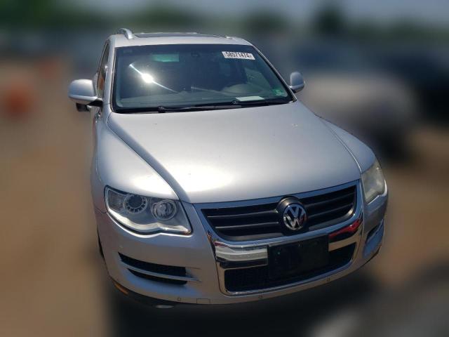 Photo 4 VIN: WVGBF7A97AD003464 - VOLKSWAGEN TOUAREG 