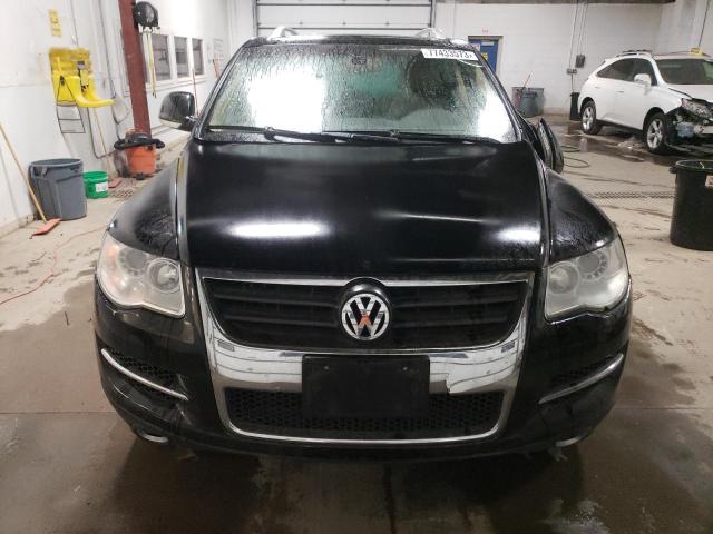 Photo 4 VIN: WVGBF7A98AD003988 - VOLKSWAGEN TOUAREG 