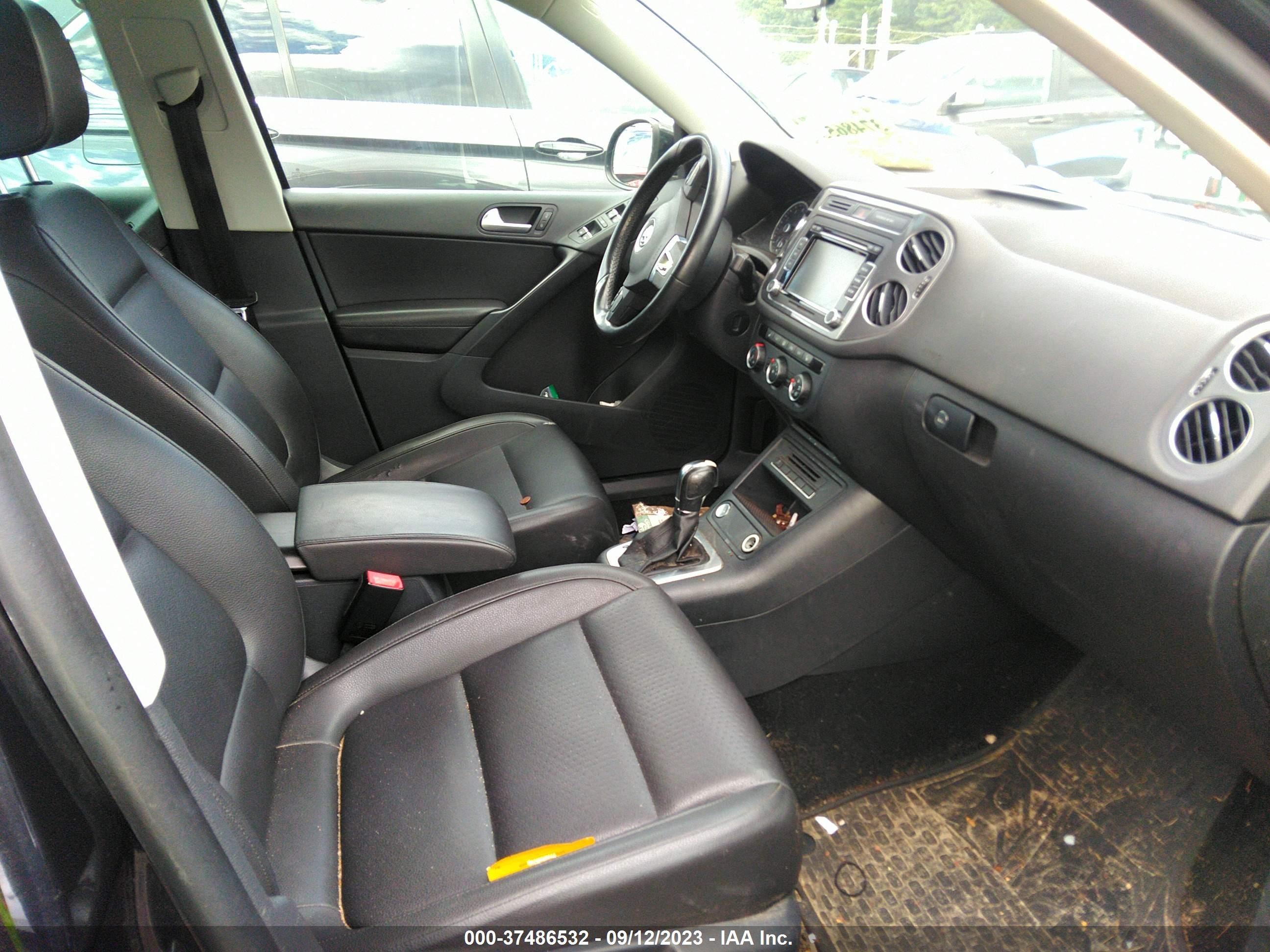 Photo 4 VIN: WVGBV3AX5EW583625 - VOLKSWAGEN TIGUAN 