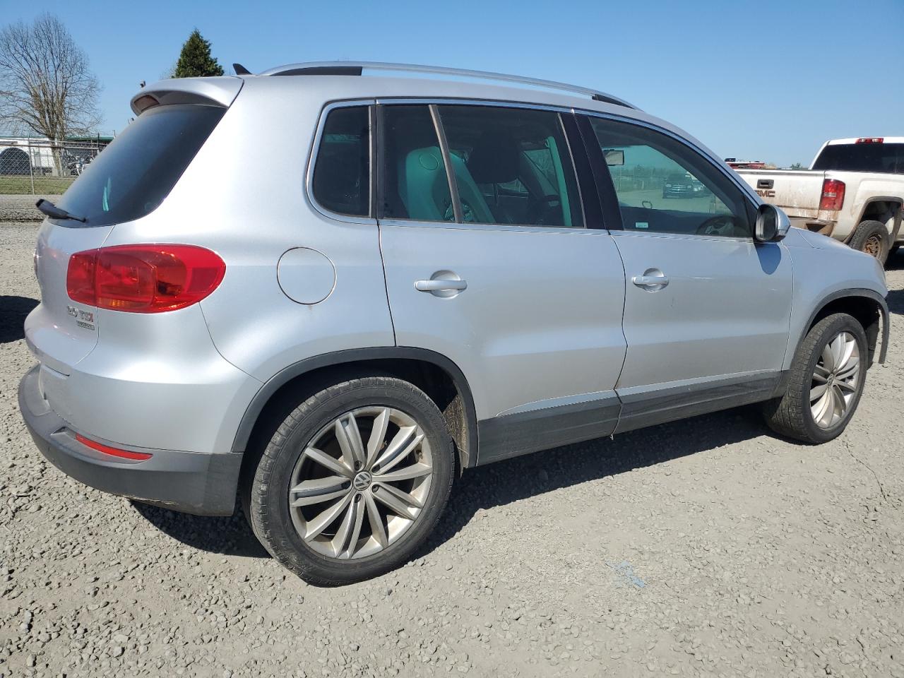 Photo 2 VIN: WVGBV3AX7EW558838 - VOLKSWAGEN TIGUAN 