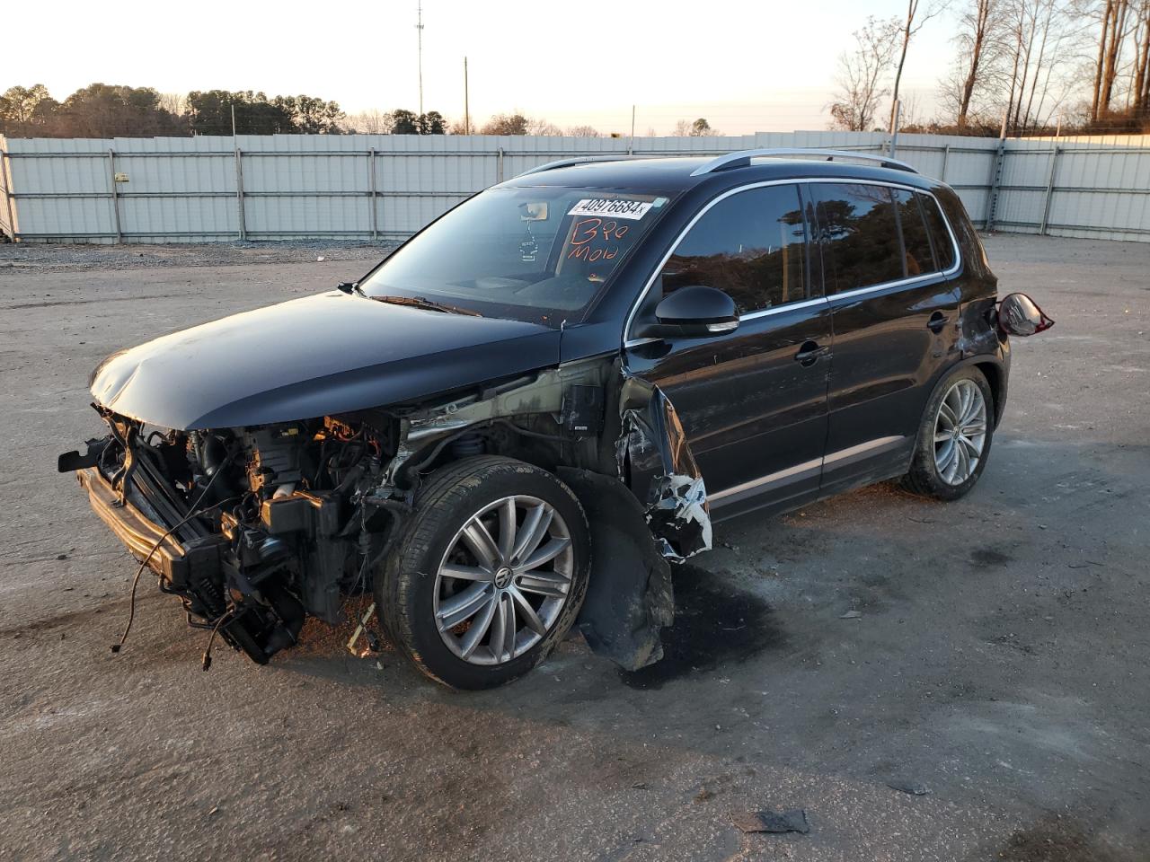 Photo 0 VIN: WVGBV3AX7EW566163 - VOLKSWAGEN TIGUAN 