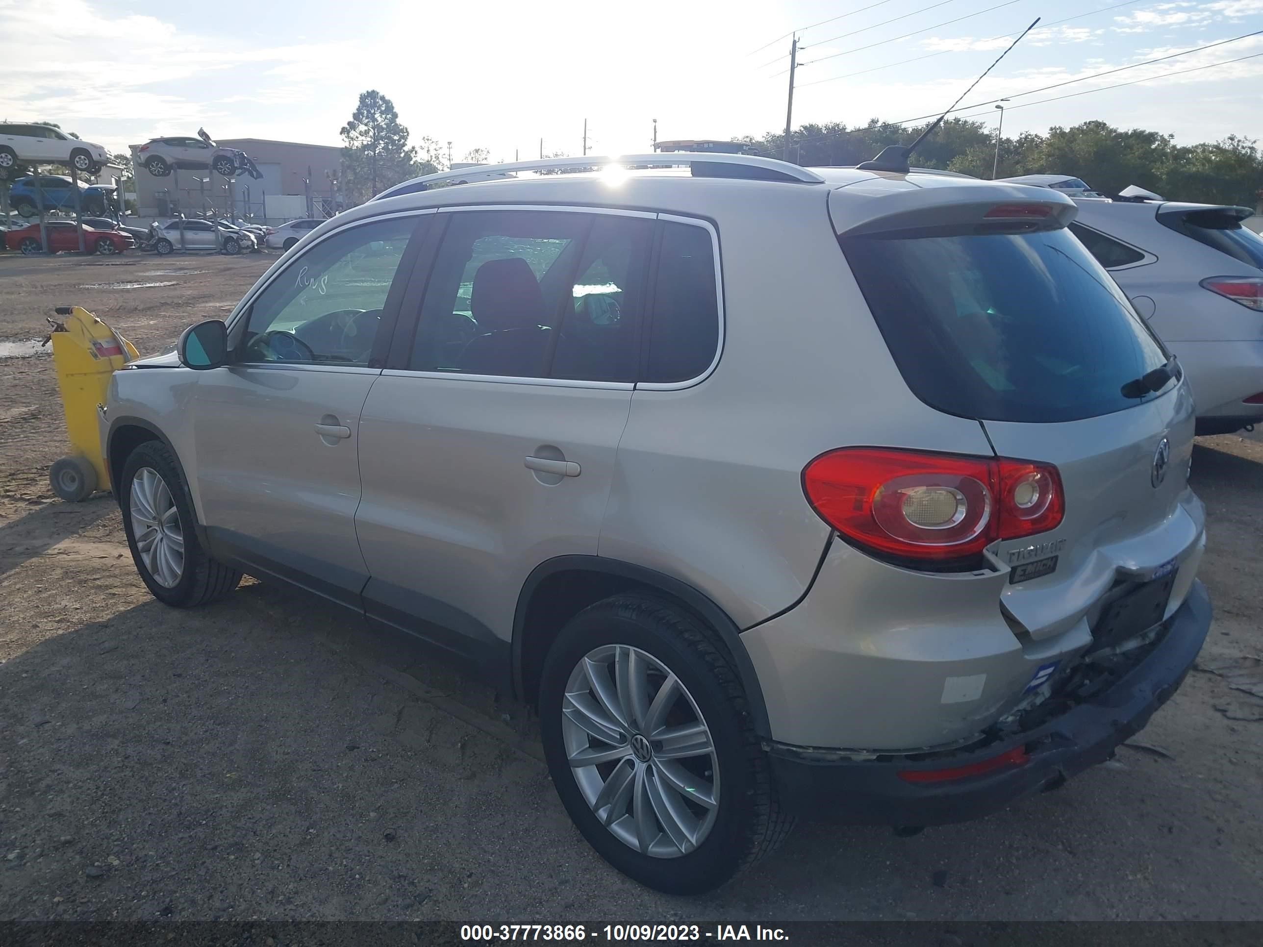 Photo 2 VIN: WVGBV75N49W509263 - VOLKSWAGEN TIGUAN 