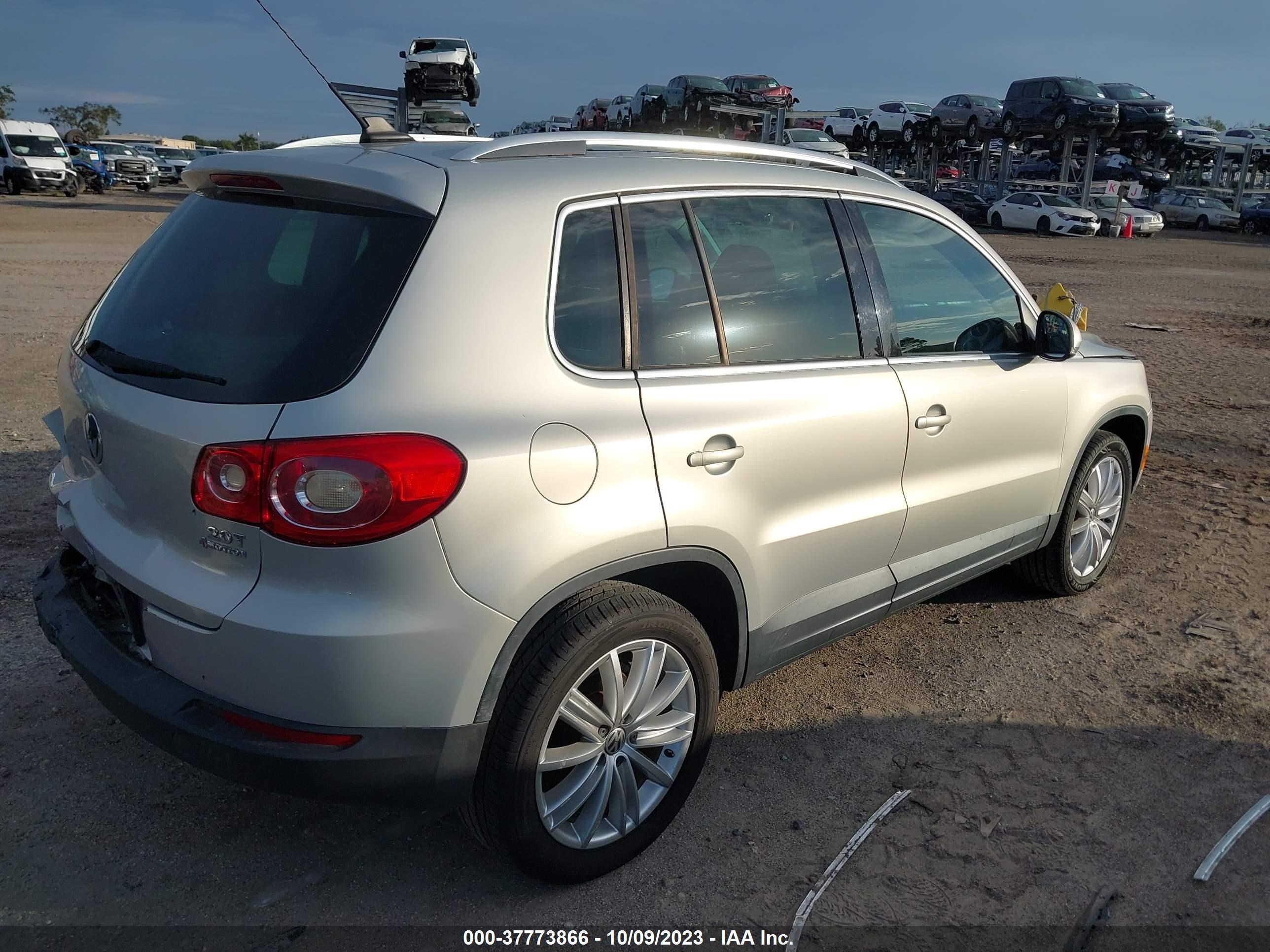 Photo 3 VIN: WVGBV75N49W509263 - VOLKSWAGEN TIGUAN 