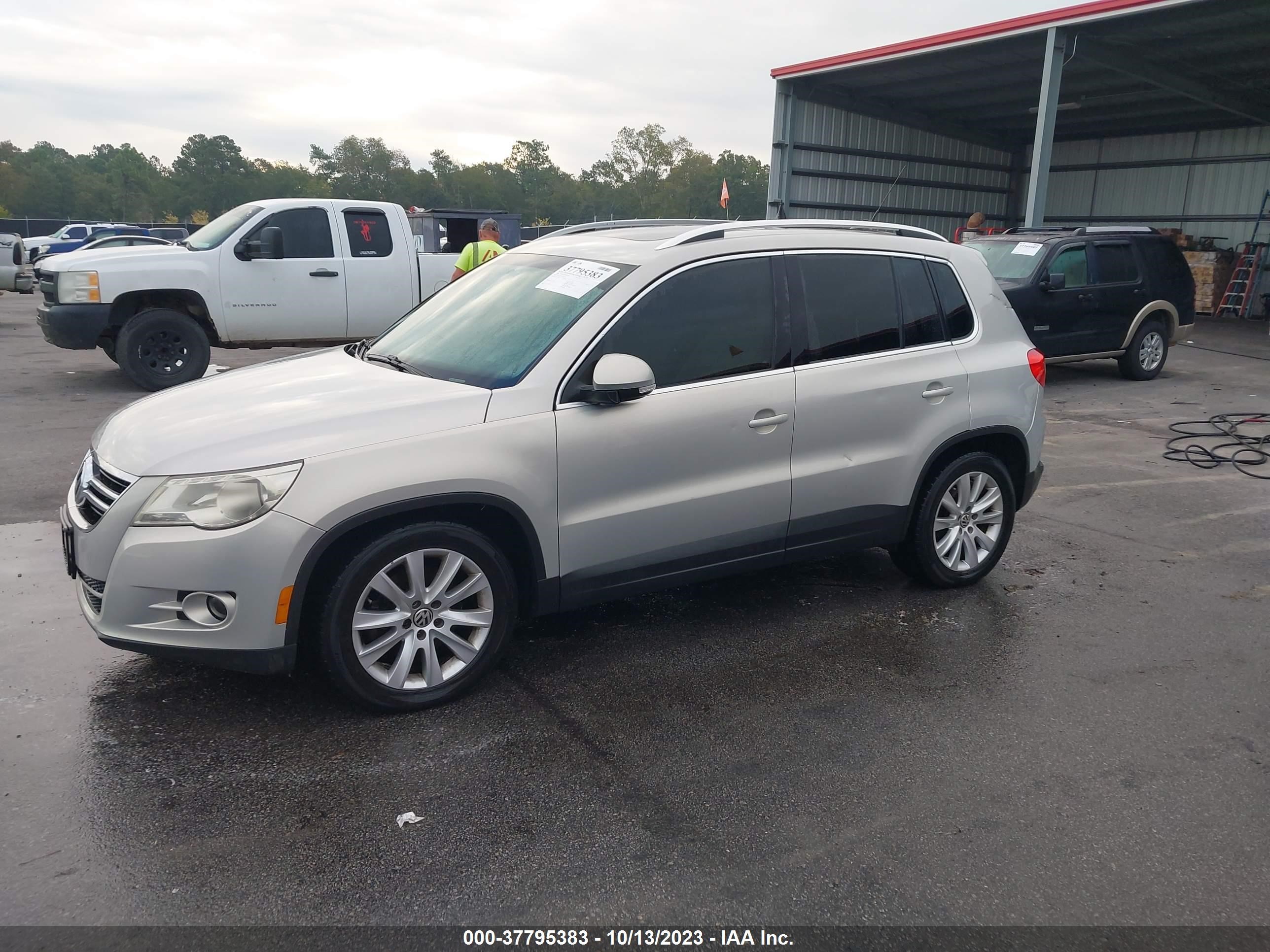 Photo 1 VIN: WVGBV75N49W525821 - VOLKSWAGEN TIGUAN 