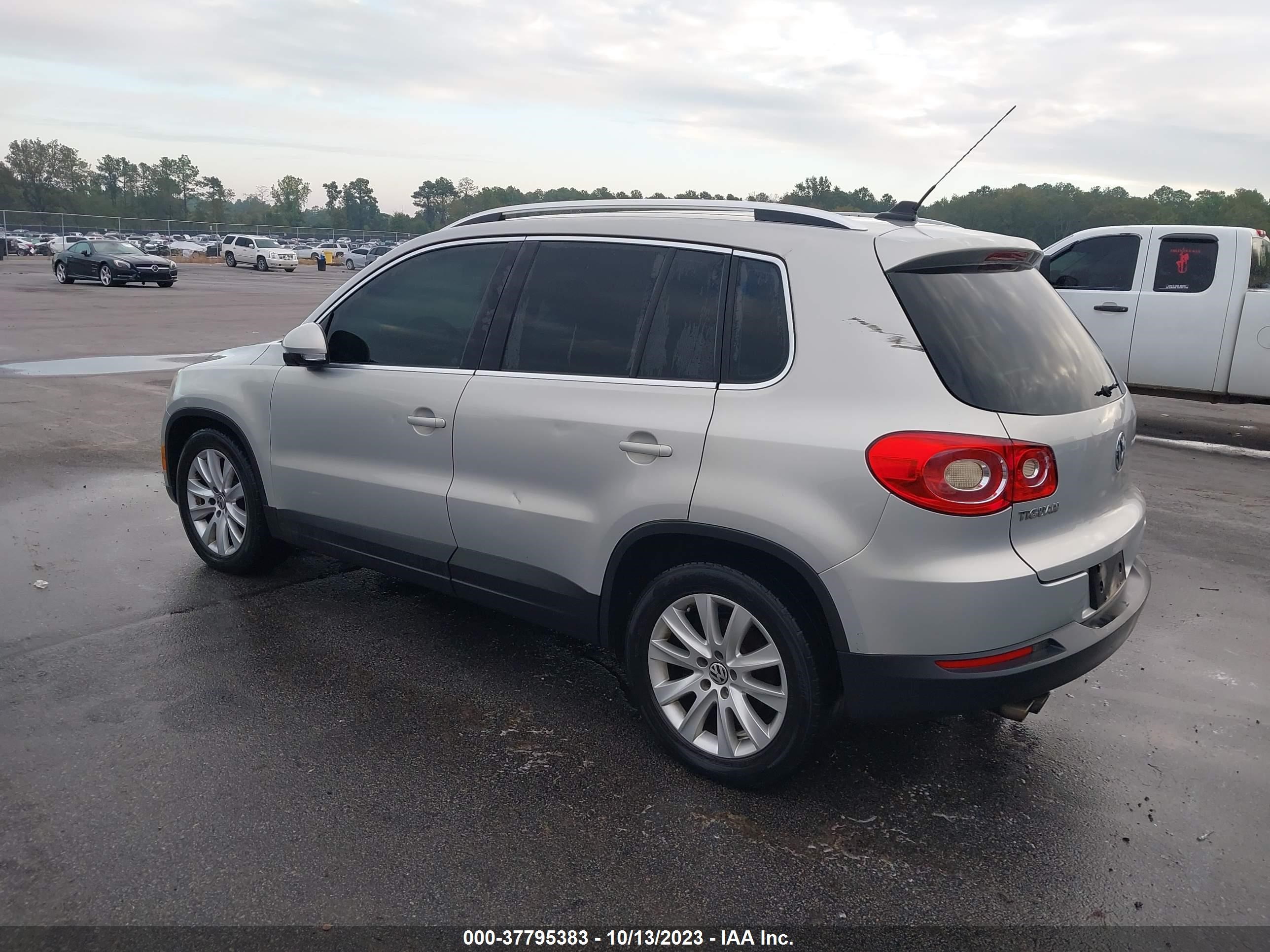 Photo 2 VIN: WVGBV75N49W525821 - VOLKSWAGEN TIGUAN 