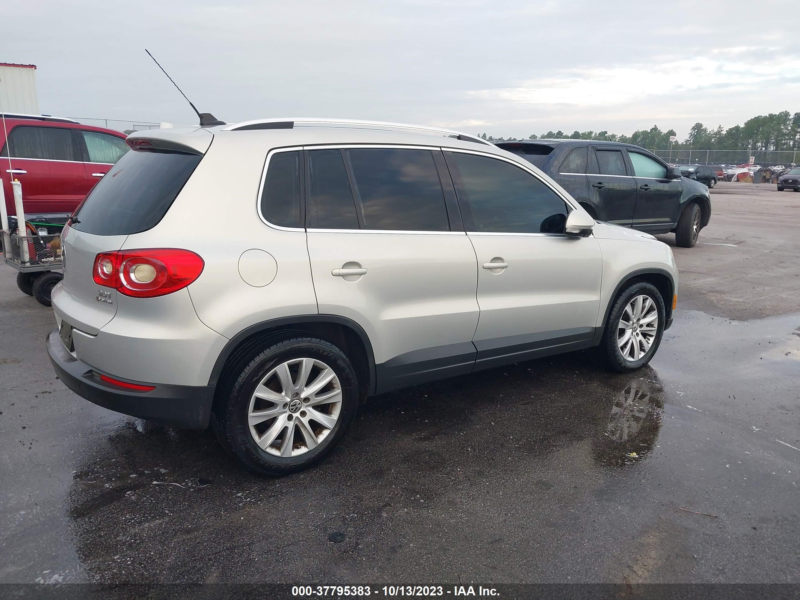 Photo 3 VIN: WVGBV75N49W525821 - VOLKSWAGEN TIGUAN 