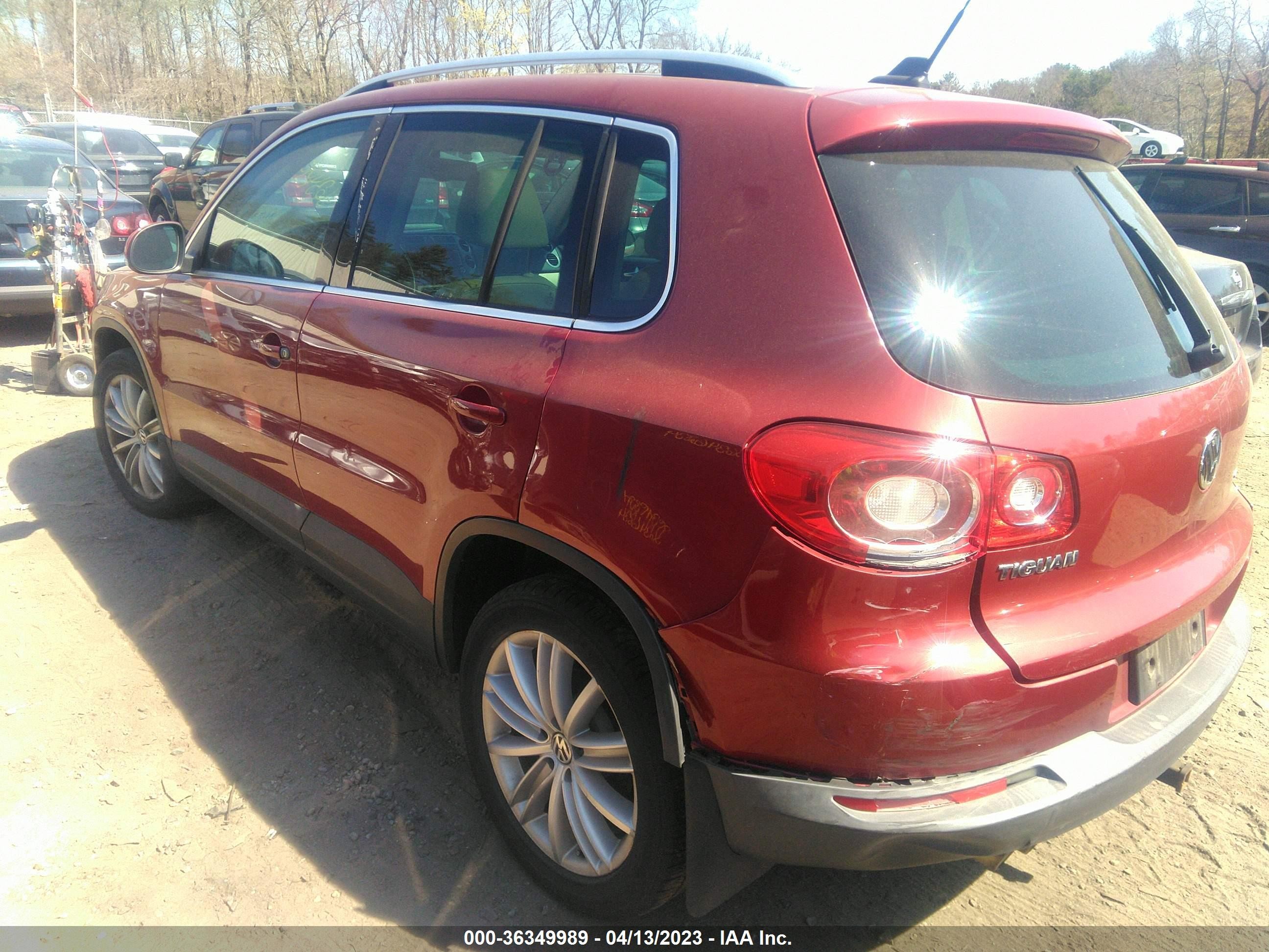 Photo 2 VIN: WVGBV7AX0AW001741 - VOLKSWAGEN TIGUAN 