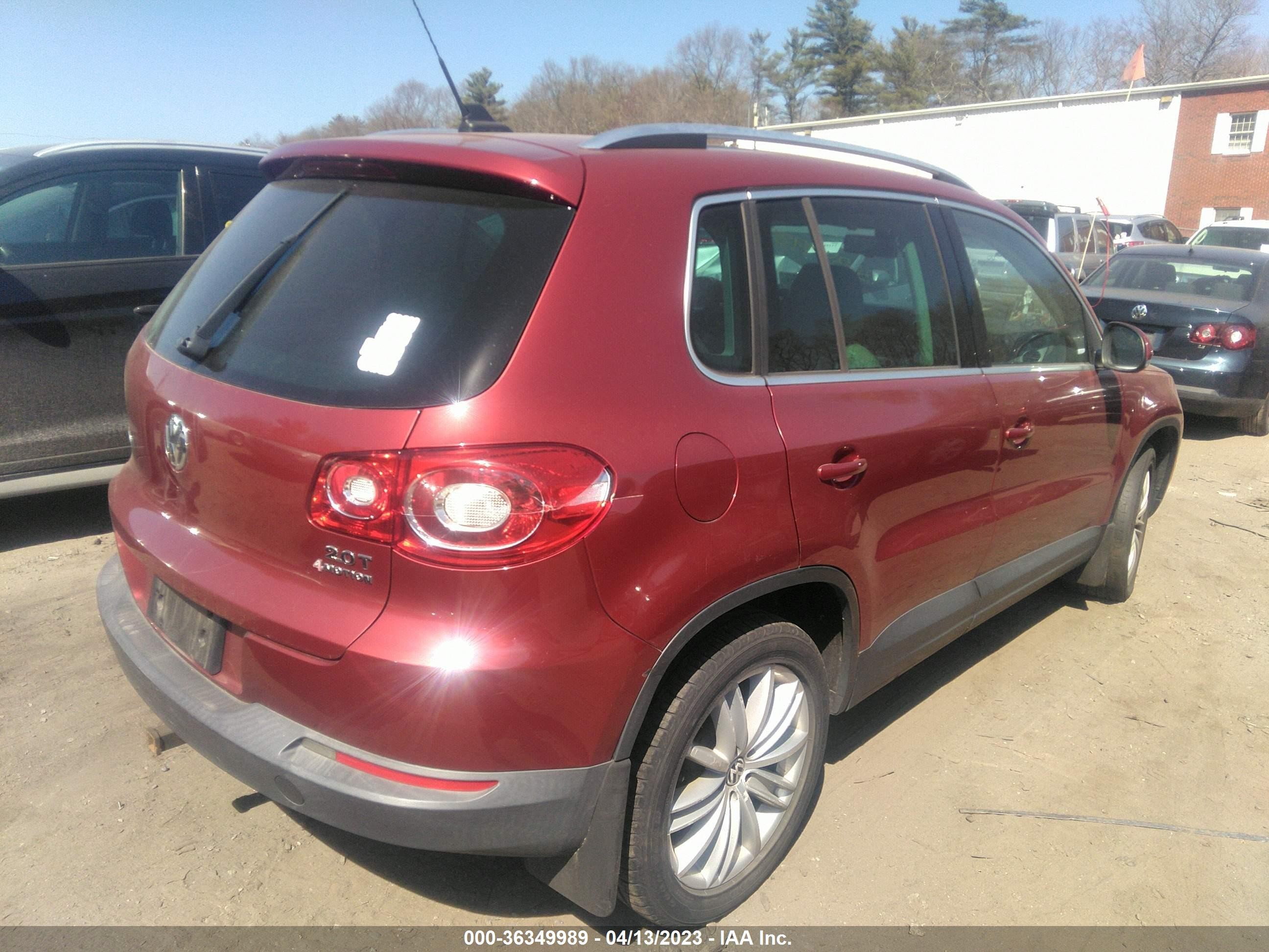 Photo 3 VIN: WVGBV7AX0AW001741 - VOLKSWAGEN TIGUAN 