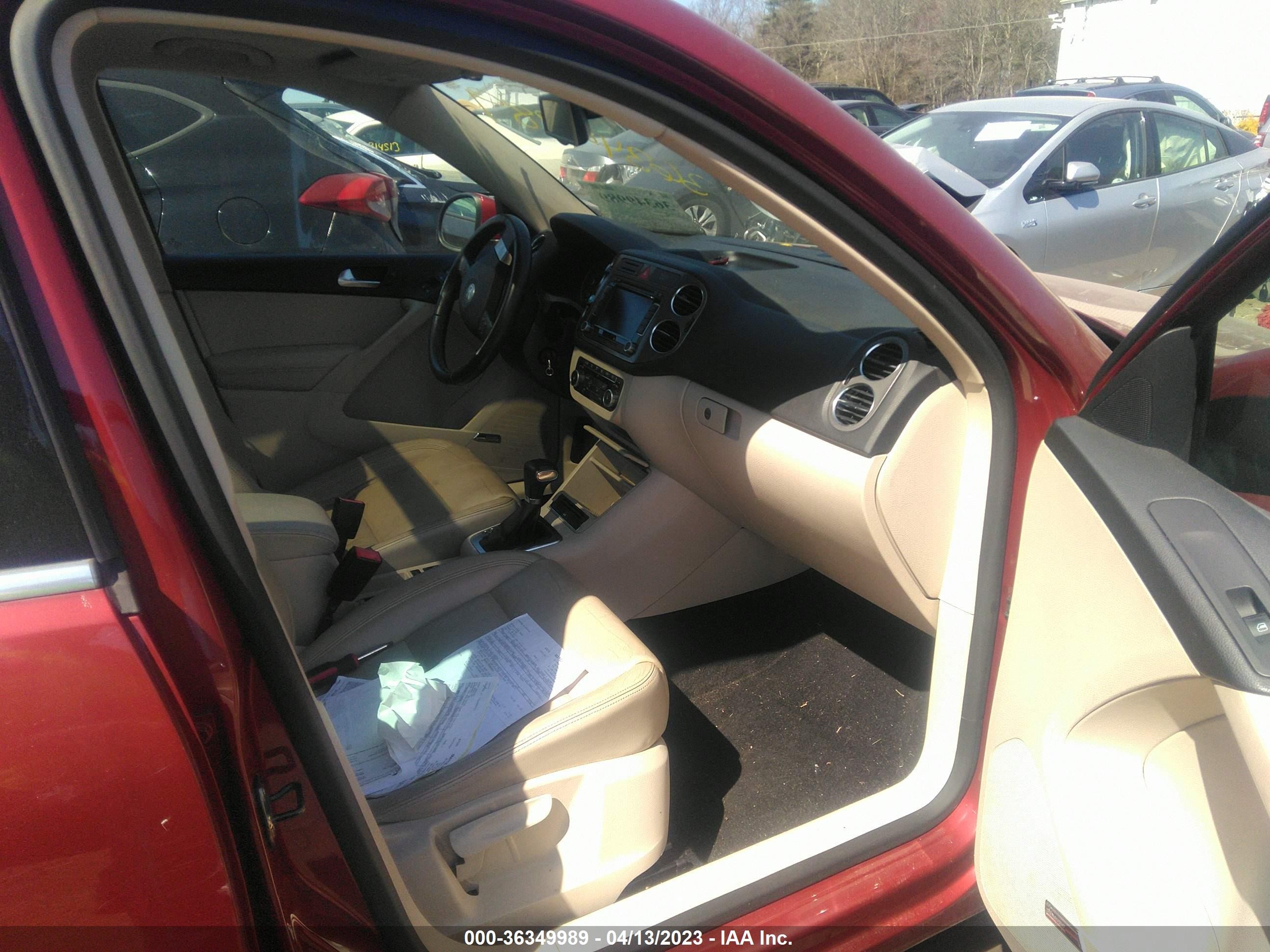 Photo 4 VIN: WVGBV7AX0AW001741 - VOLKSWAGEN TIGUAN 