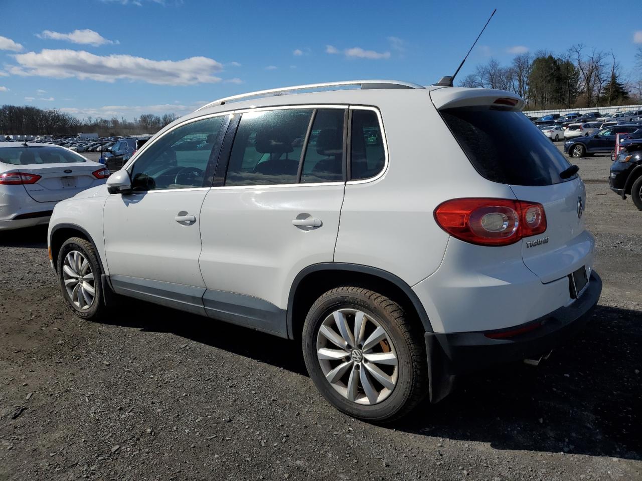 Photo 1 VIN: WVGBV7AX0BW561471 - VOLKSWAGEN TIGUAN 