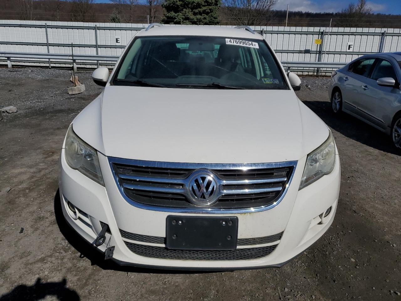 Photo 4 VIN: WVGBV7AX0BW561471 - VOLKSWAGEN TIGUAN 