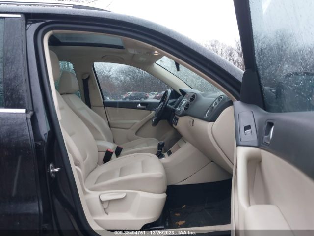 Photo 4 VIN: WVGBV7AX0BW562734 - VOLKSWAGEN TIGUAN 