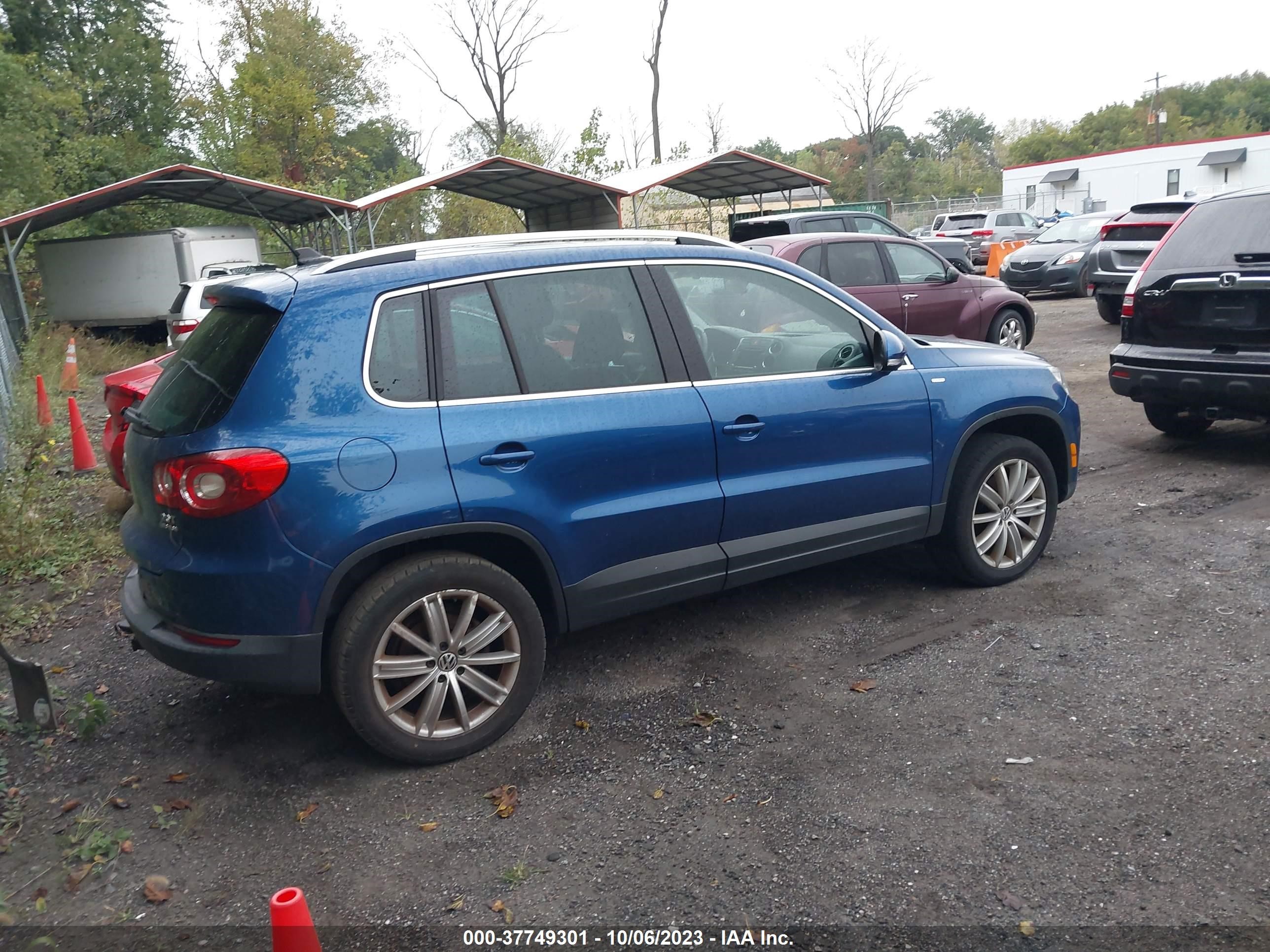 Photo 3 VIN: WVGBV7AX1AW004177 - VOLKSWAGEN TIGUAN 