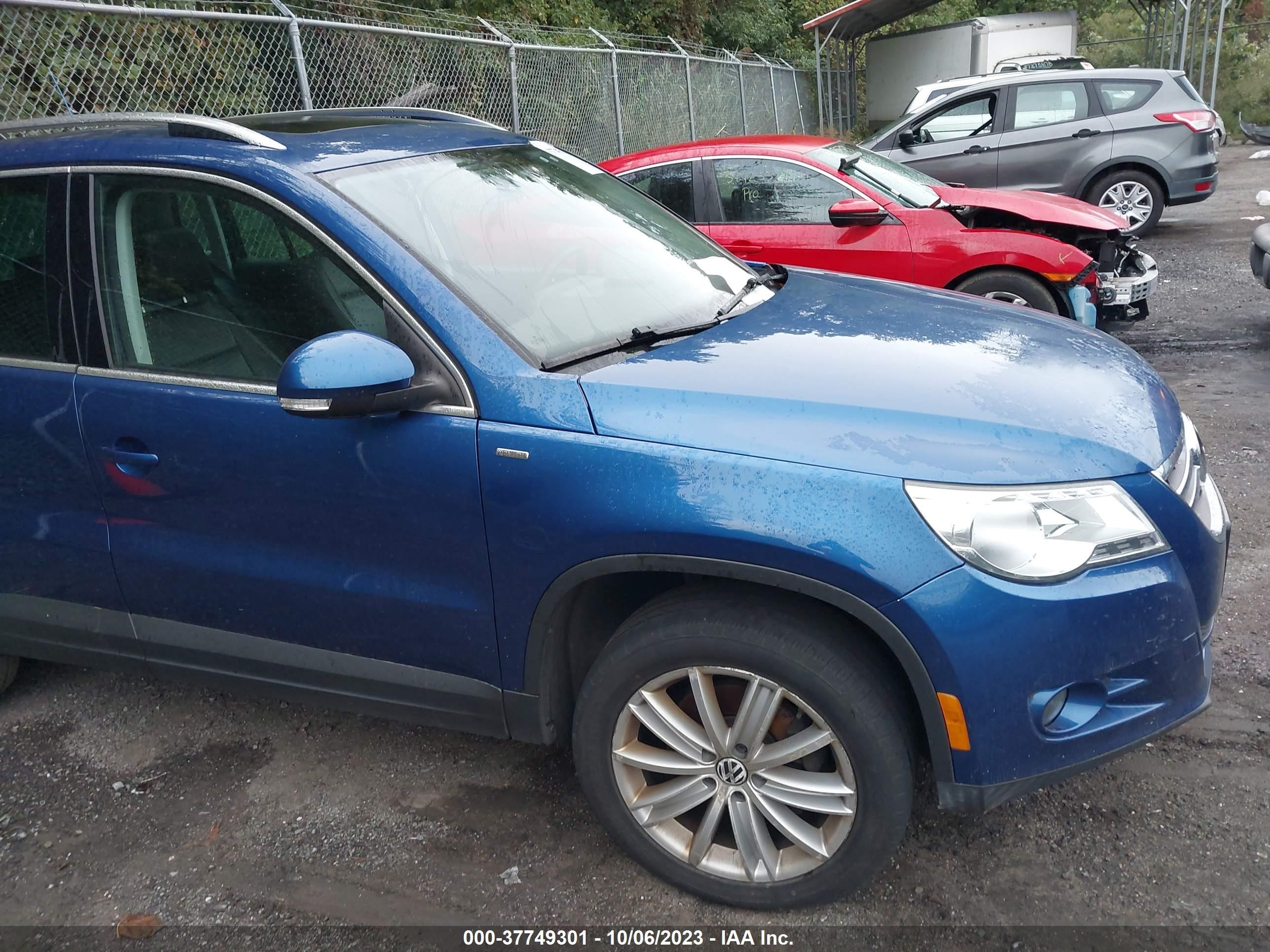 Photo 4 VIN: WVGBV7AX1AW004177 - VOLKSWAGEN TIGUAN 