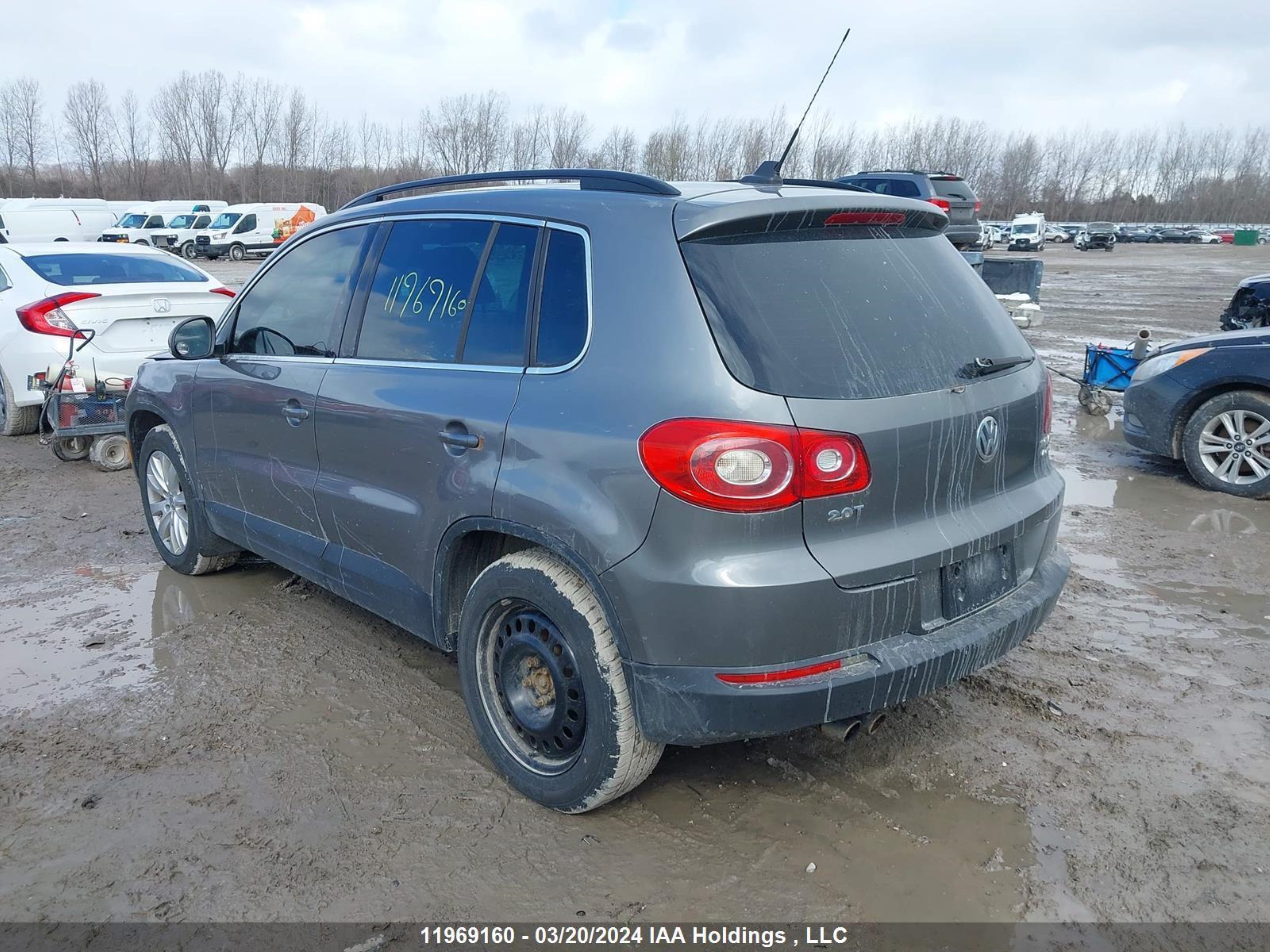 Photo 2 VIN: WVGBV7AX1AW511337 - VOLKSWAGEN TIGUAN 