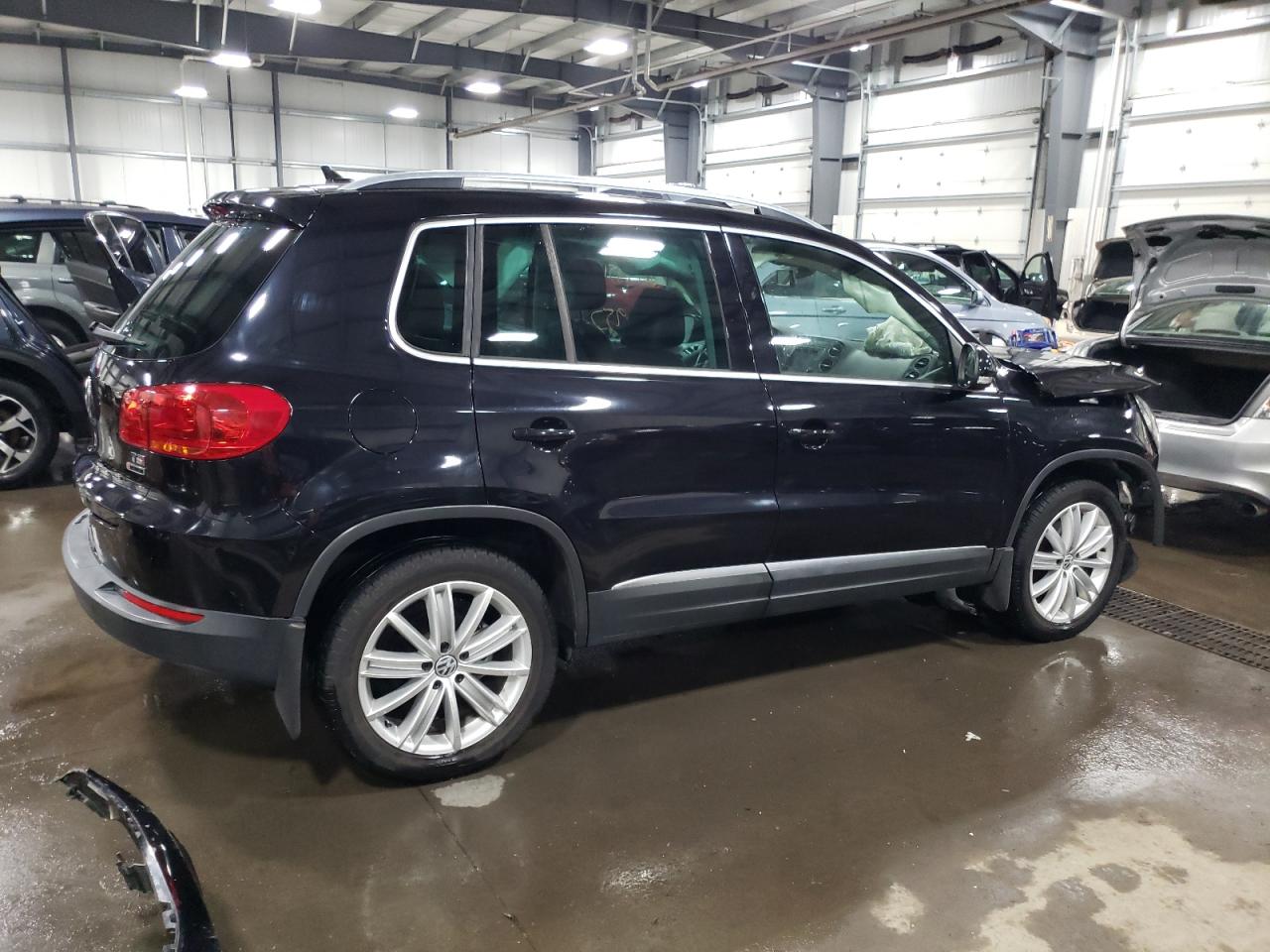 Photo 2 VIN: WVGBV7AX2GW564265 - VOLKSWAGEN TIGUAN 