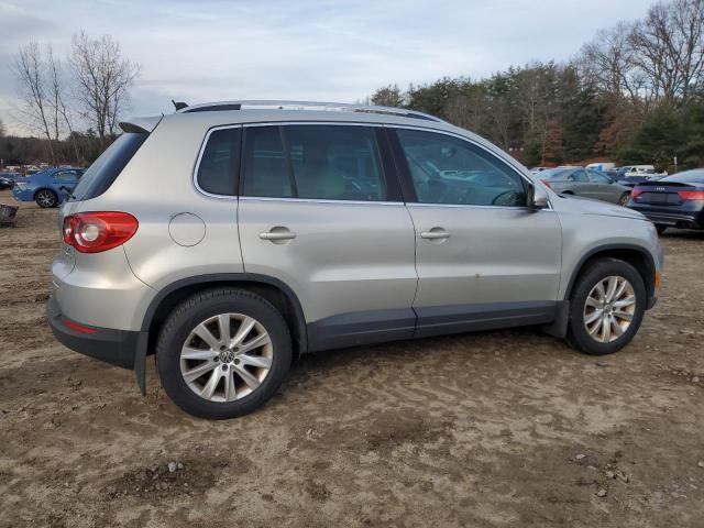 Photo 2 VIN: WVGBV7AX3AW000227 - VOLKSWAGEN TIGUAN 