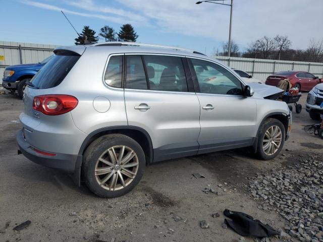 Photo 2 VIN: WVGBV7AX3AW513834 - VOLKSWAGEN TIGUAN 