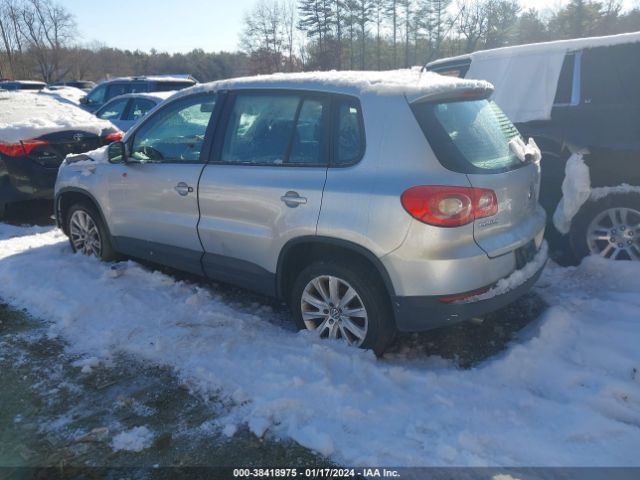 Photo 2 VIN: WVGBV7AX3AW528642 - VOLKSWAGEN TIGUAN 