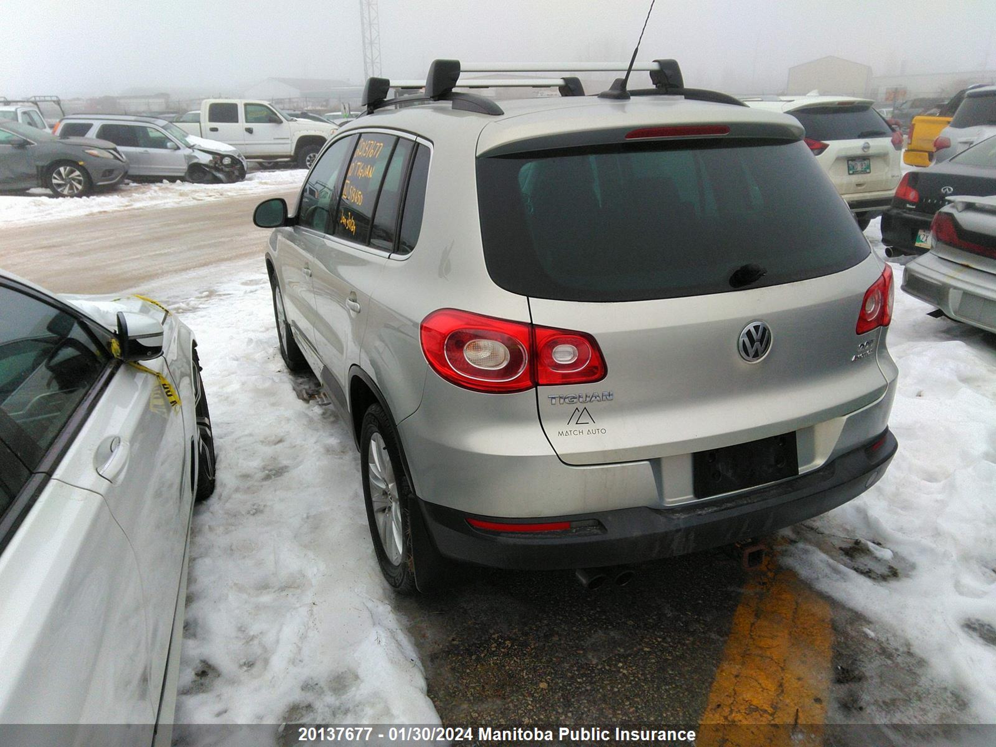 Photo 2 VIN: WVGBV7AX4AW513650 - VOLKSWAGEN TIGUAN 