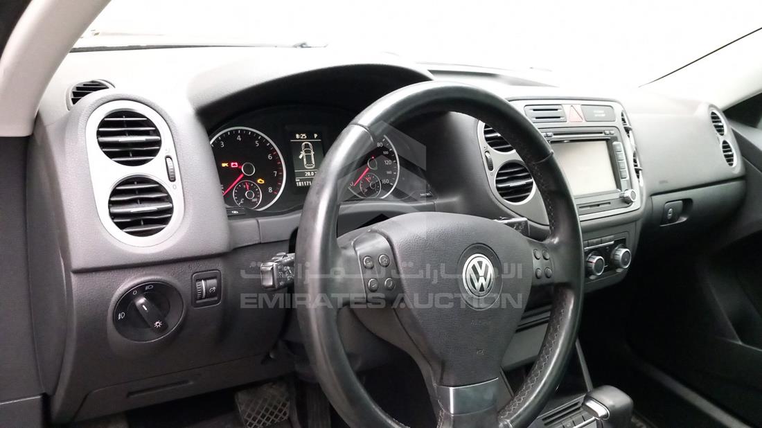 Photo 10 VIN: WVGBV7AX4AW523501 - VOLKSWAGEN TIGUAN 