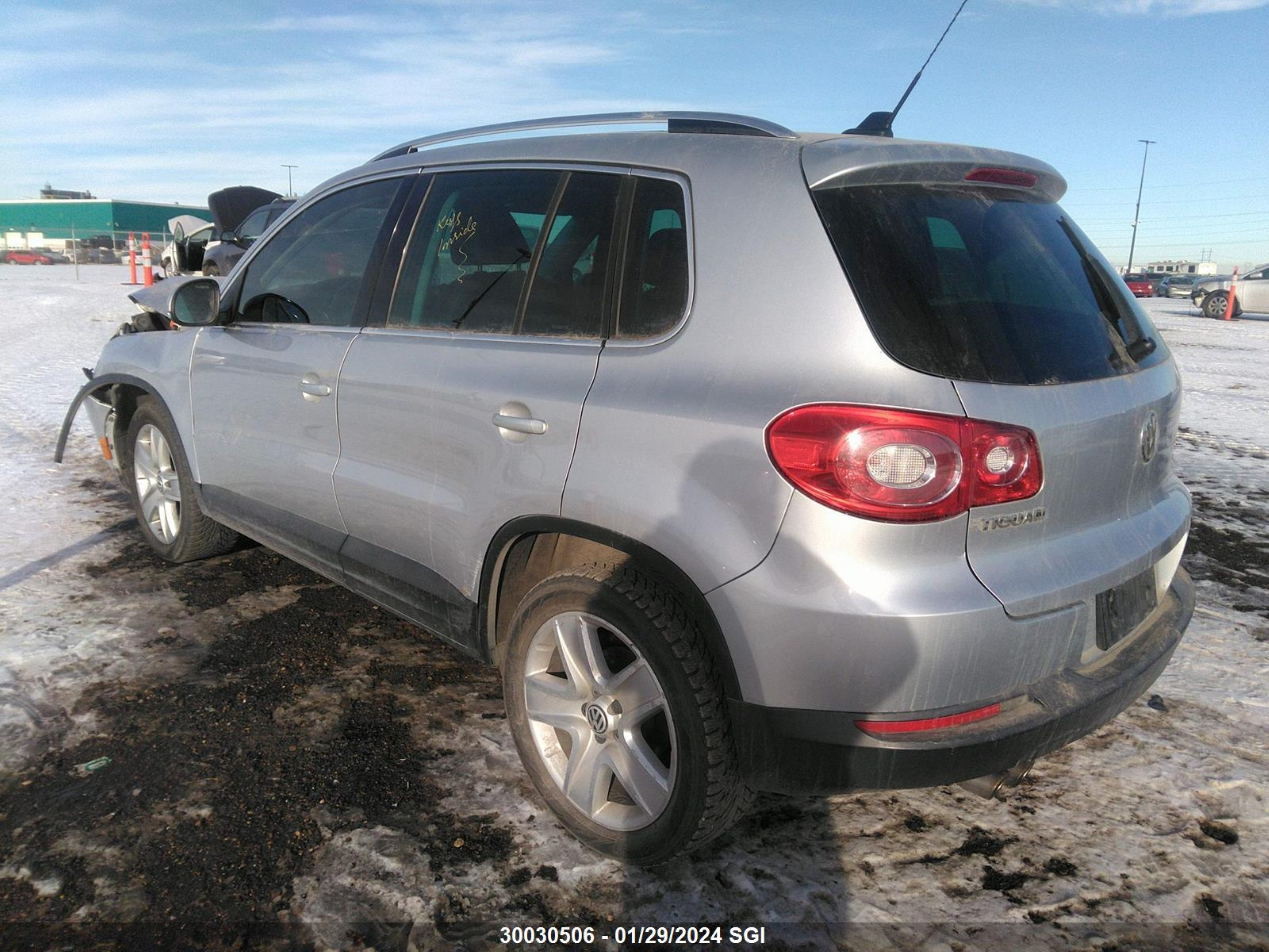 Photo 2 VIN: WVGBV7AX4AW526608 - VOLKSWAGEN TIGUAN 