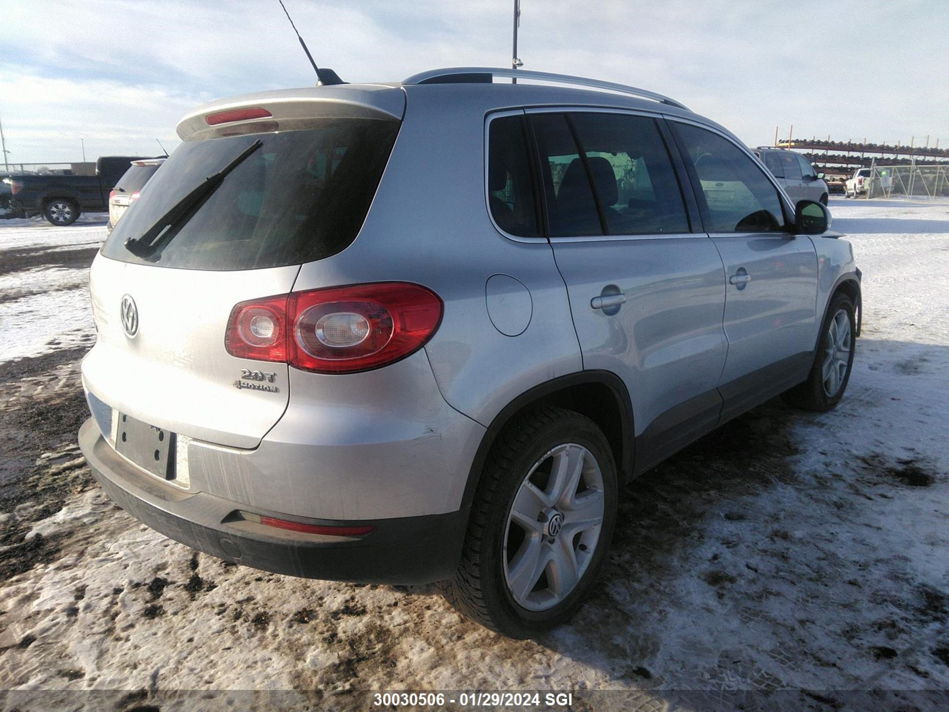 Photo 3 VIN: WVGBV7AX4AW526608 - VOLKSWAGEN TIGUAN 