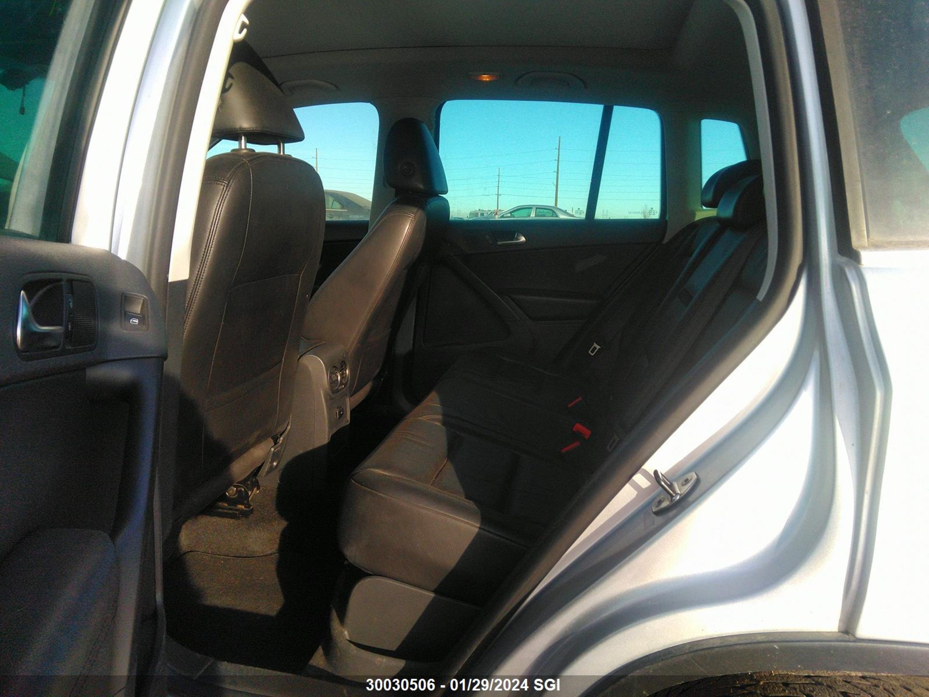 Photo 7 VIN: WVGBV7AX4AW526608 - VOLKSWAGEN TIGUAN 