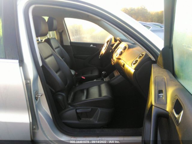 Photo 4 VIN: WVGBV7AX4BW553180 - VOLKSWAGEN TIGUAN 