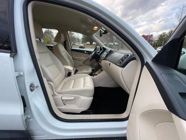 Photo 4 VIN: WVGBV7AX4HW512427 - VOLKSWAGEN TIGUAN S 