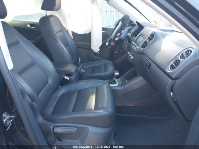 Photo 4 VIN: WVGBV7AX5AW528111 - VOLKSWAGEN TIGUAN 