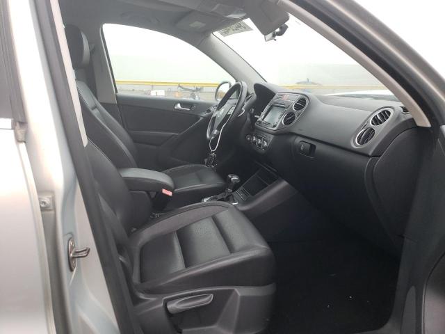 Photo 4 VIN: WVGBV7AX5AW532238 - VOLKSWAGEN TIGUAN SE 