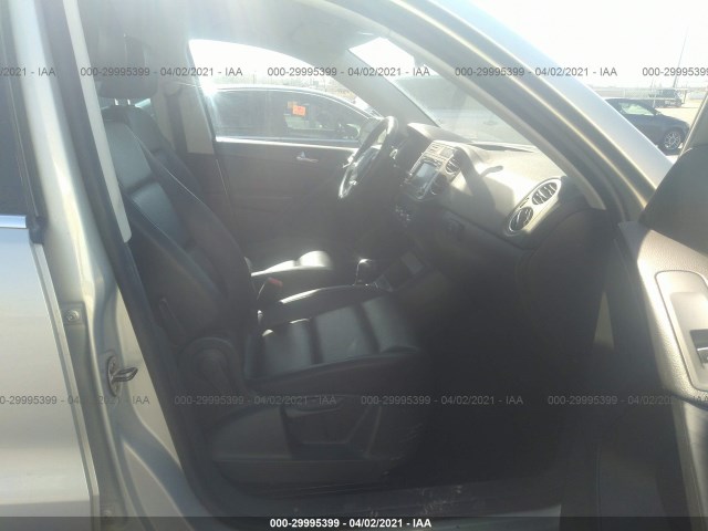 Photo 4 VIN: WVGBV7AX5BW513240 - VOLKSWAGEN TIGUAN 